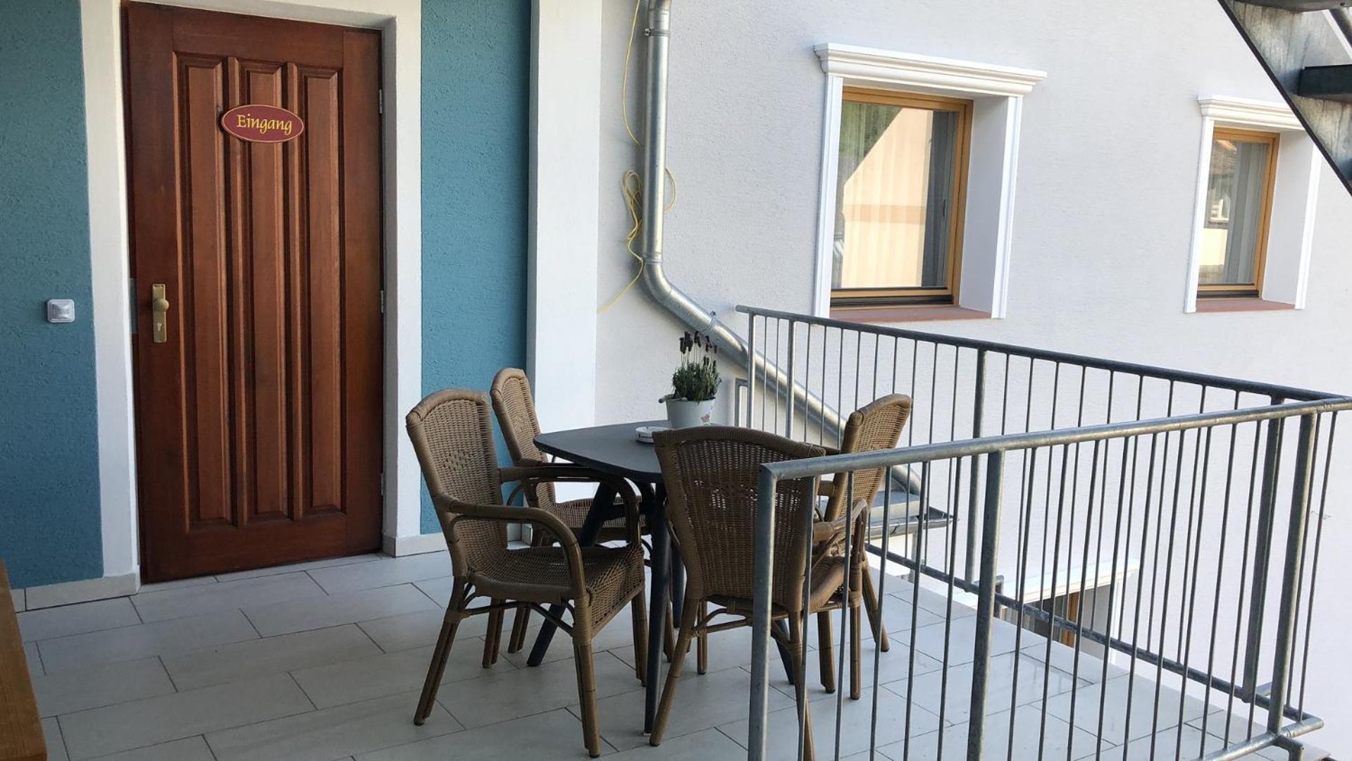 לורך אם ריין Rheinliebe Bistro Und Pension מראה חיצוני תמונה